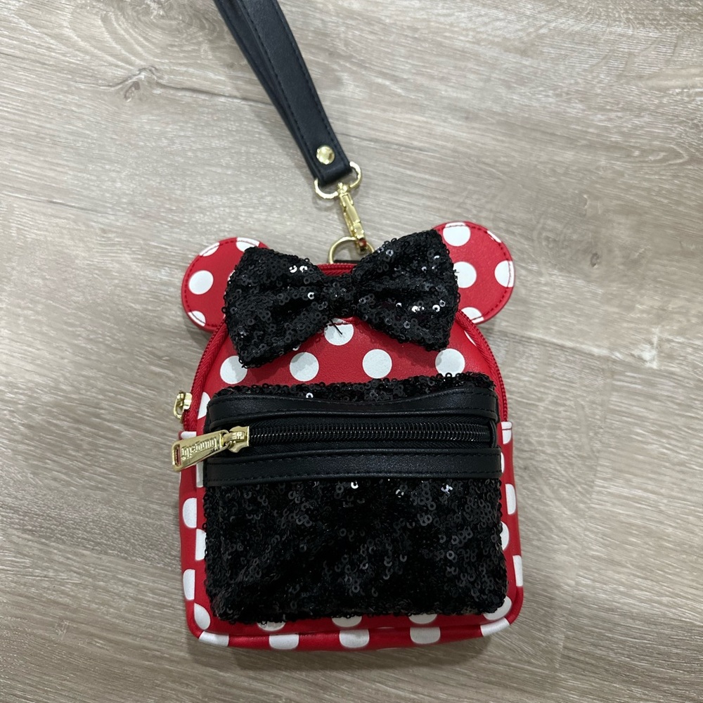 Small loungefly Minnie bag